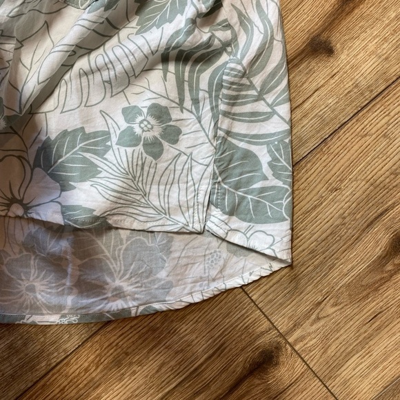 Ocean Drive tropical floral rayon button down collard top - Picture 8 of 10